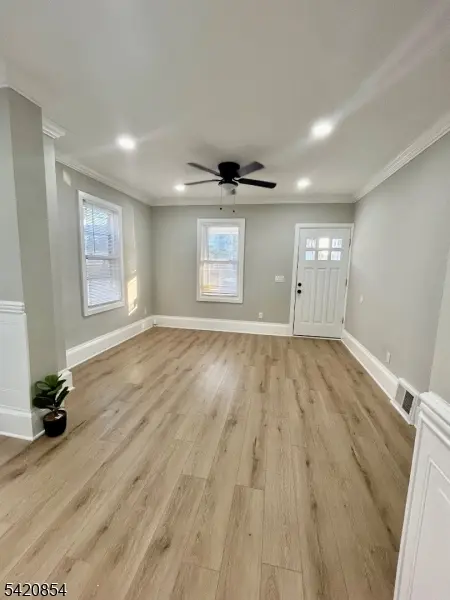 14 Guenther Pl, Passaic City, NJ 07055