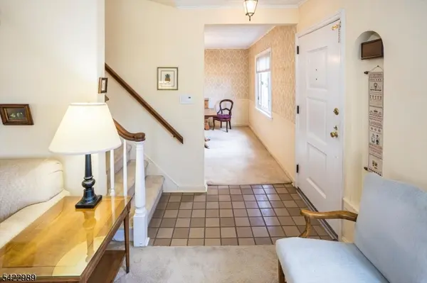 31 Burlington Rd, Clifton City, NJ 07012