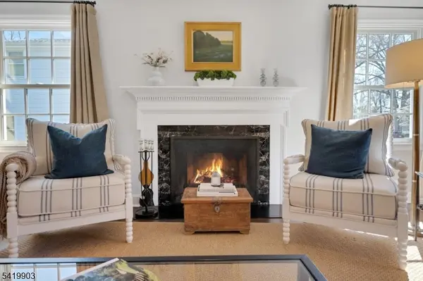 40 Elmwood Ave, Chatham Boro, NJ 07928