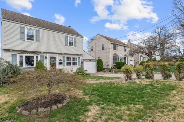 17 Burlington Rd, Clifton City, NJ 07012