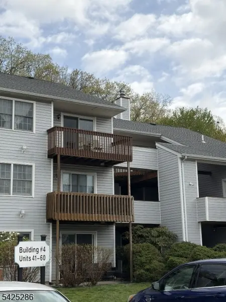 56 Stonyridge Dr, Lincoln Park Boro, NJ 07035