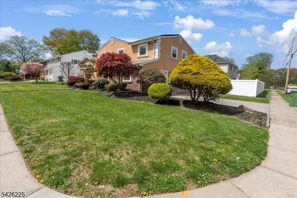 95 Calvert Ave E, Edison Twp., NJ 08820