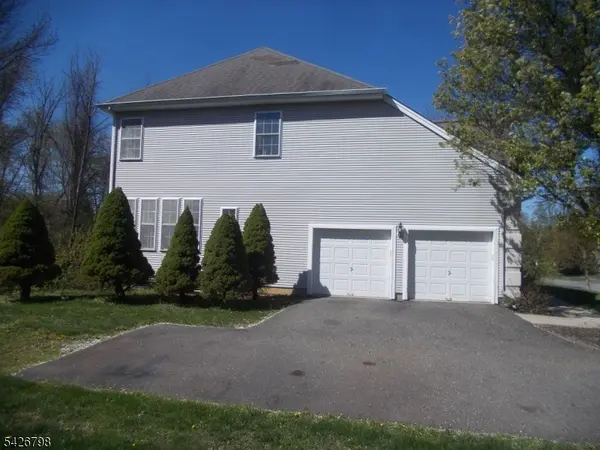 11 Shadow Hill Way, Washington Twp., NJ 07840