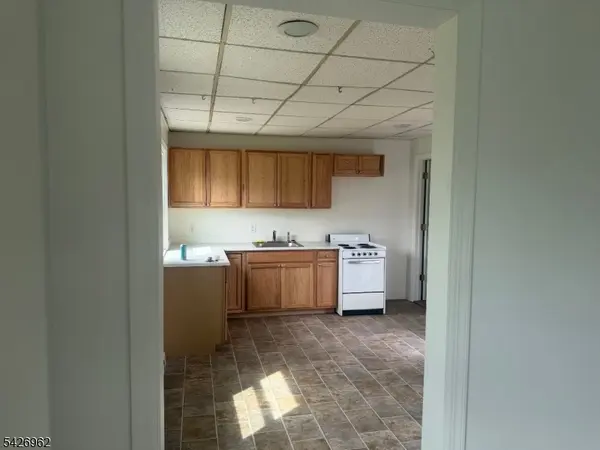 630 Dewey Ave #B, Alpha Boro, NJ 08865