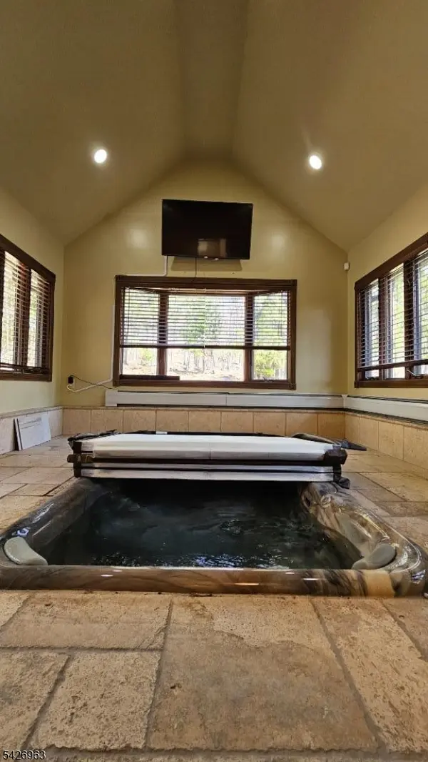 534 Hamburg Tpke, West Milford Twp., NJ 07480