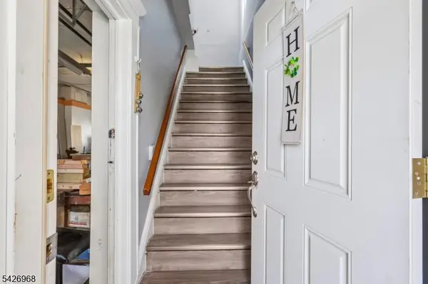 390 Delano Pl, Fairview Boro, NJ 07022