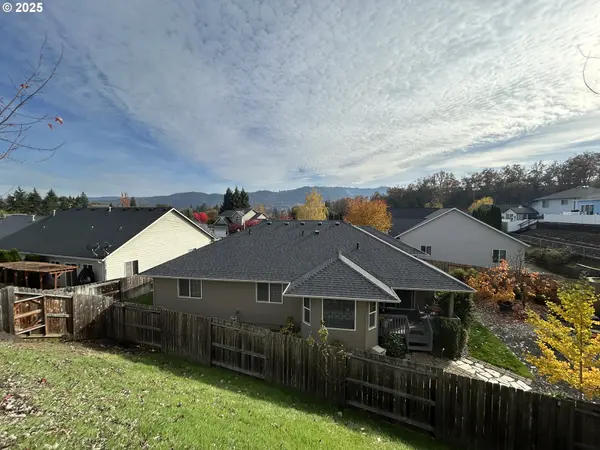 2343 NW CHAMBERS DR, Roseburg, OR 97471