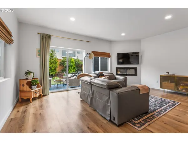 808 S 23RD AVE, Cornelius, OR 97113