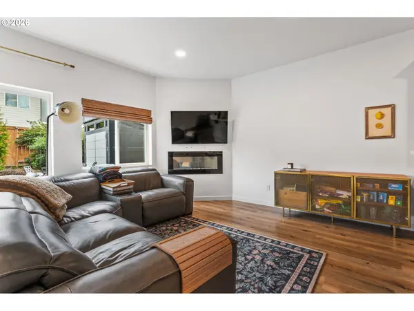 808 S 23RD AVE, Cornelius, OR 97113