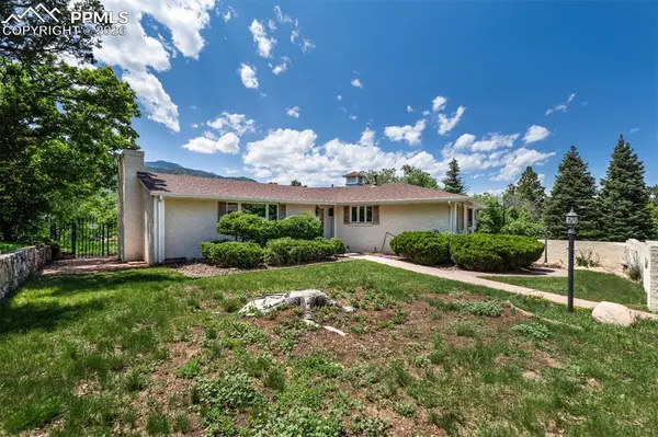 130 Cresta RD, Colorado Springs, CO 80906