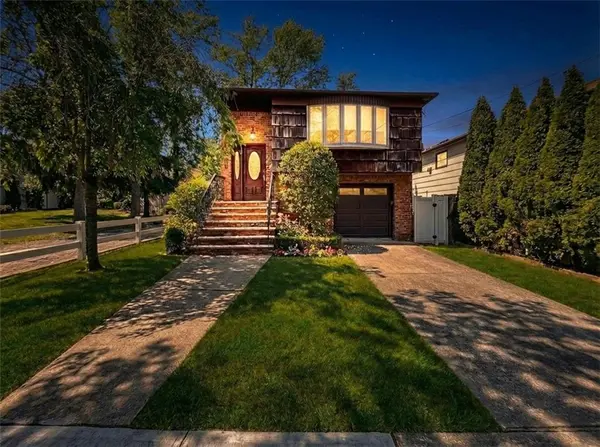 489 Oakdale ST, Staten  Island, NY 10312