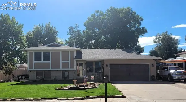 6 Archway LN, Pueblo, CO 81005