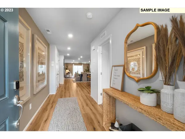 1123 Clemson St, Woodburn, OR 97071