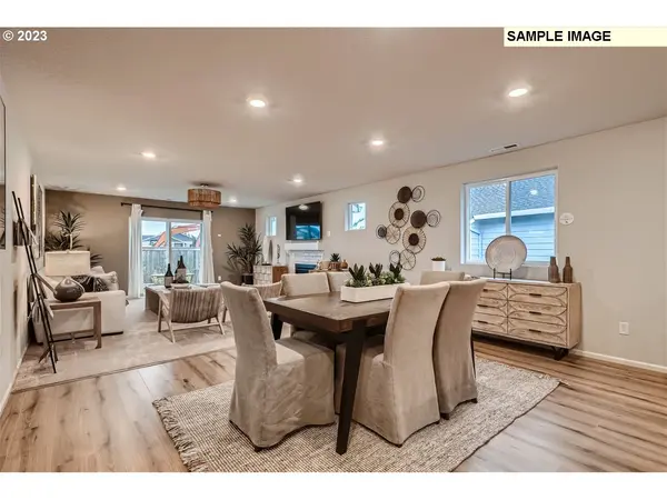 1123 Clemson St, Woodburn, OR 97071