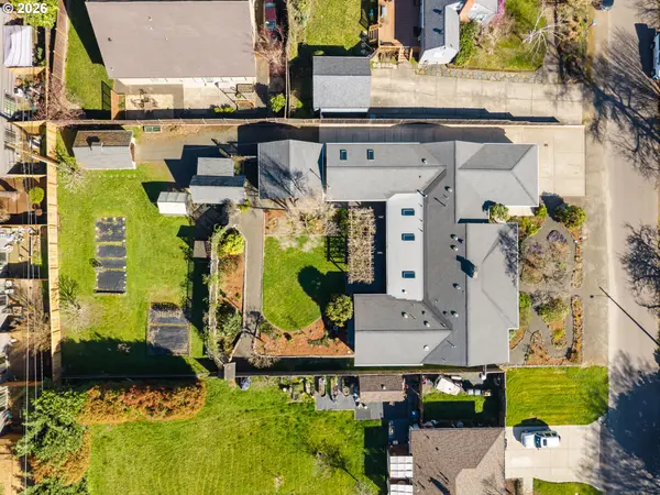 394 CHERRY DR, Eugene, OR 97401