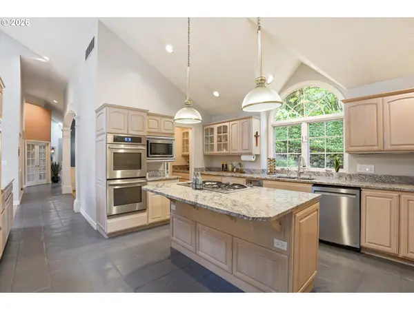 5112 SW HEWETT BLVD, Portland, OR 97221