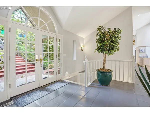 5112 SW HEWETT BLVD, Portland, OR 97221