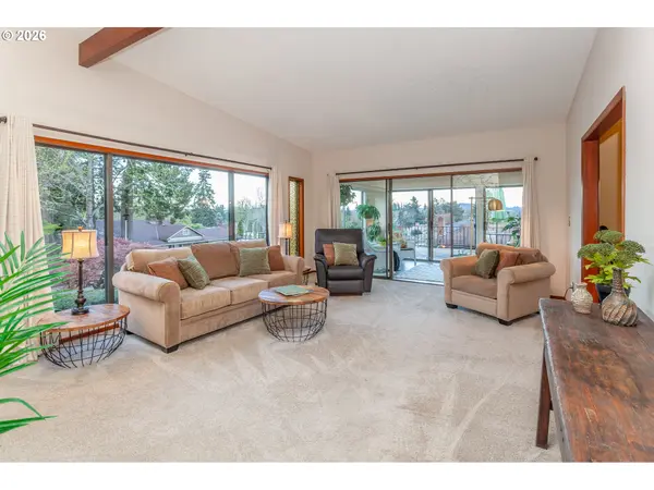 7130 LOS VERDES DR, Gladstone, OR 97027