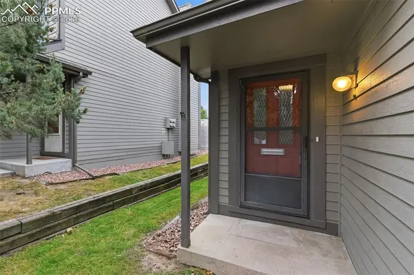 6430 Jonathan CT, Colorado Springs, CO 80918