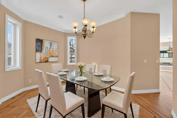 3 Hampstead HL NW, Calgary, AB T3A 6E5