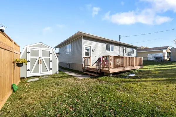 3 Isbister AVE, Swan Hills, AB T0G 2C0
