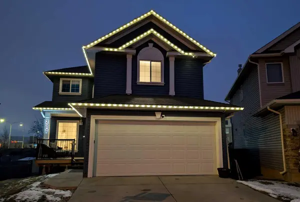 217 Bayside PL SW, Airdrie, AB T4B 2X4