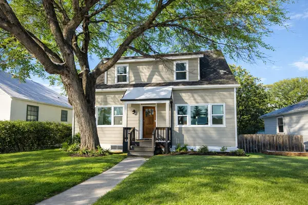 4610 50 ST, Red Deer, AB T4N 1W9