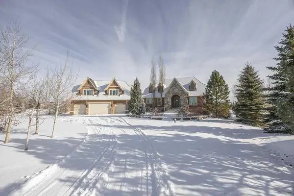 8 Grandarches Bay, Rural Rocky View County, AB T3Z 0A7