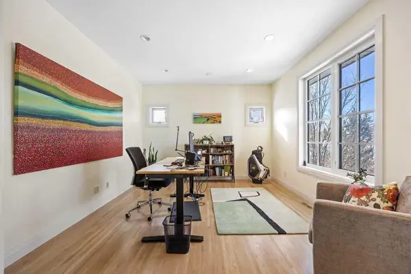 8 Grandarches Bay, Rural Rocky View County, AB T3Z 0A7