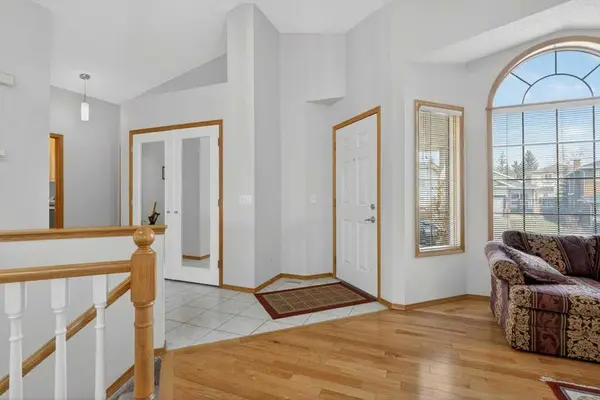 68 Arbour Wood Close NW, Calgary, AB T3G 4A8