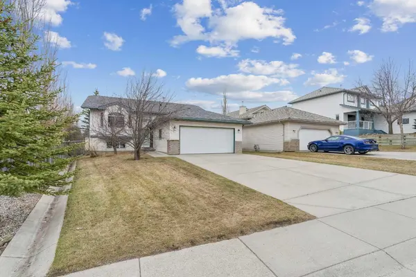 10 Bow Ridge LN, Cochrane, AB T4C 1T6