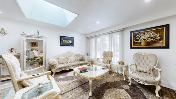 19 Clancy DR, Toronto C15, ON M2J 2V7