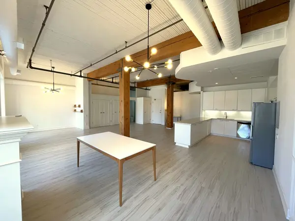 781 King ST W #201, Toronto C01, ON M5V 3L5