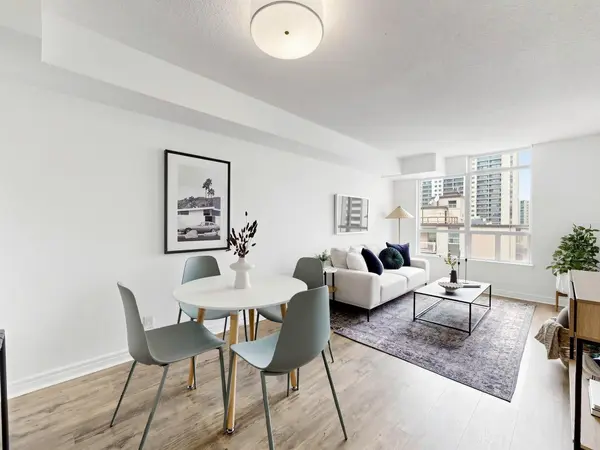 225 Wellesley ST E #811, Toronto C08, ON M4X 1X8