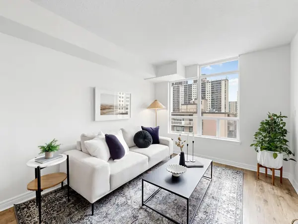 225 Wellesley ST E #811, Toronto C08, ON M4X 1X8