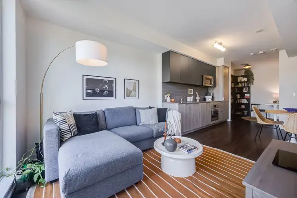 223 St Clair AVE W #309, Toronto C02, ON M4V 1R3