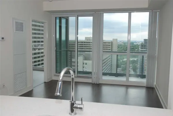 30 Roehampton AVE #2303, Toronto C10, ON M4P 0B9