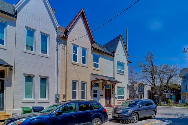 4 Andrews AVE, Toronto C01, ON M6J 1S3