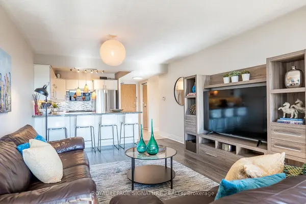 30 Fashion Roseway N/A #404, Toronto C14, ON M2N 6B4