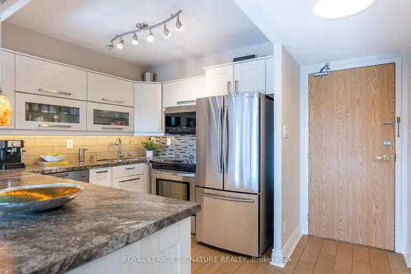 30 Fashion Roseway N/A #404, Toronto C14, ON M2N 6B4