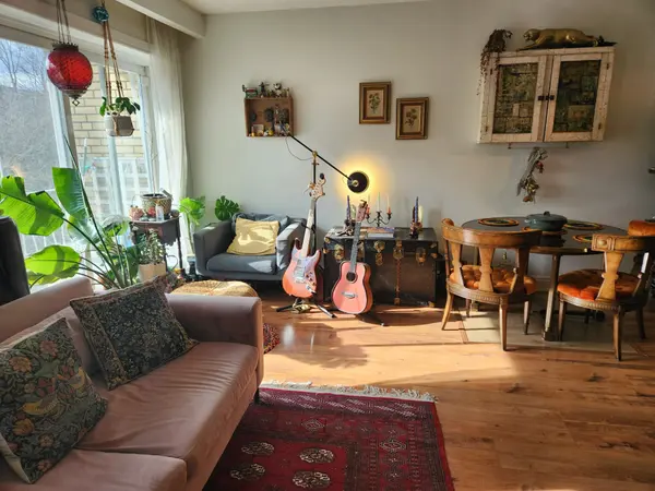 213 Kenilworth AVE #Upper, Toronto E02, ON M4L 3S7