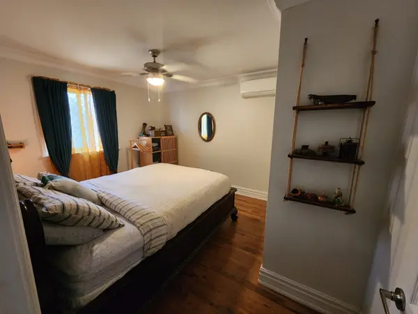 213 Kenilworth AVE #Upper, Toronto E02, ON M4L 3S7