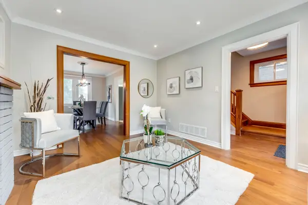 118 Blantyre AVE, Toronto E06, ON M1N 2R5