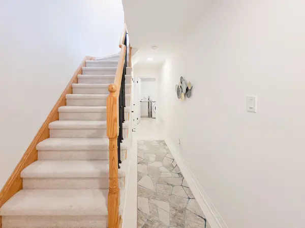 15 Ambereen PL, Clarington, ON L1C 5P2