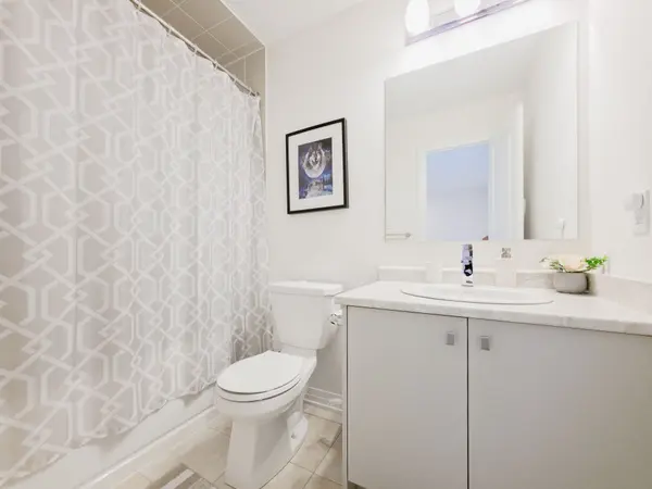 15 Ambereen PL, Clarington, ON L1C 5P2