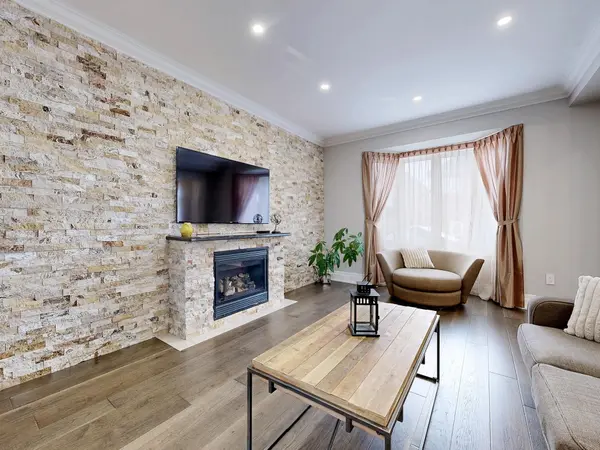 26 Carnoustie CRES, Richmond Hill, ON L4E 0A2