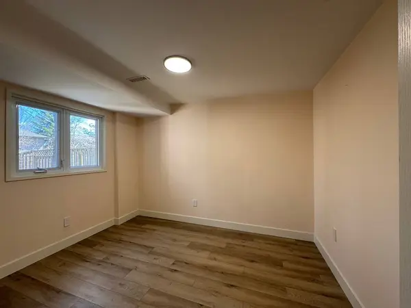 4 Mendys Forest(Lower Level) N/A, Aurora, ON L4G 5A3