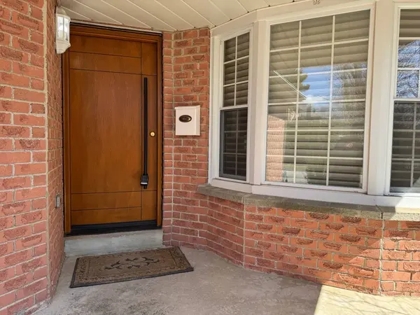 4 Mendys Forest(Main) N/A, Aurora, ON L4G 5A3