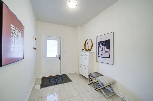 64 Chicago LN, Markham, ON L6E 2C1