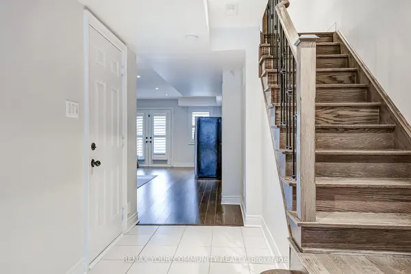 22 Lowther AVE, Richmond Hill, ON L4E 2Z7